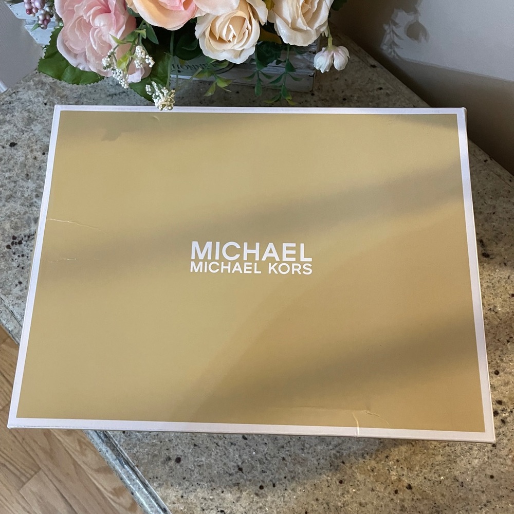 Michael kors shoes - Picture 6 of 11